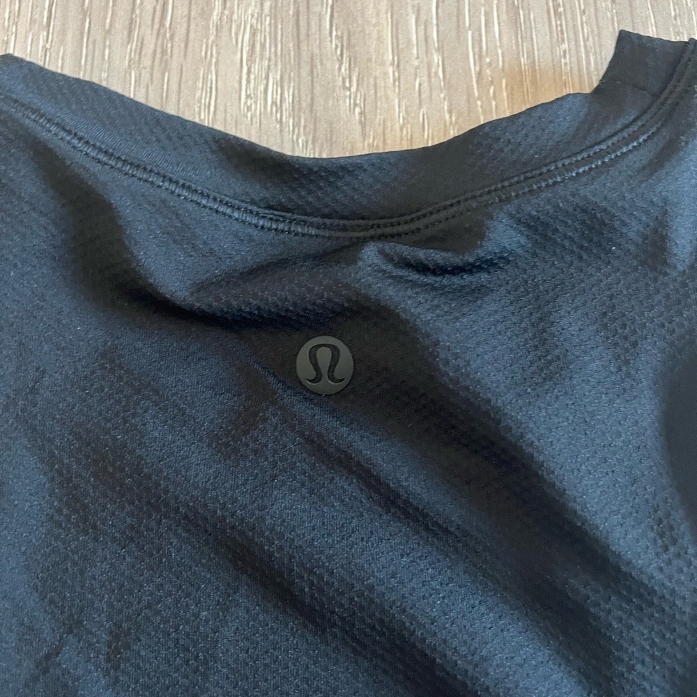 LULULEMON SIZE2 RACERBACK CROPPED TOP! - Picture 3 of 3